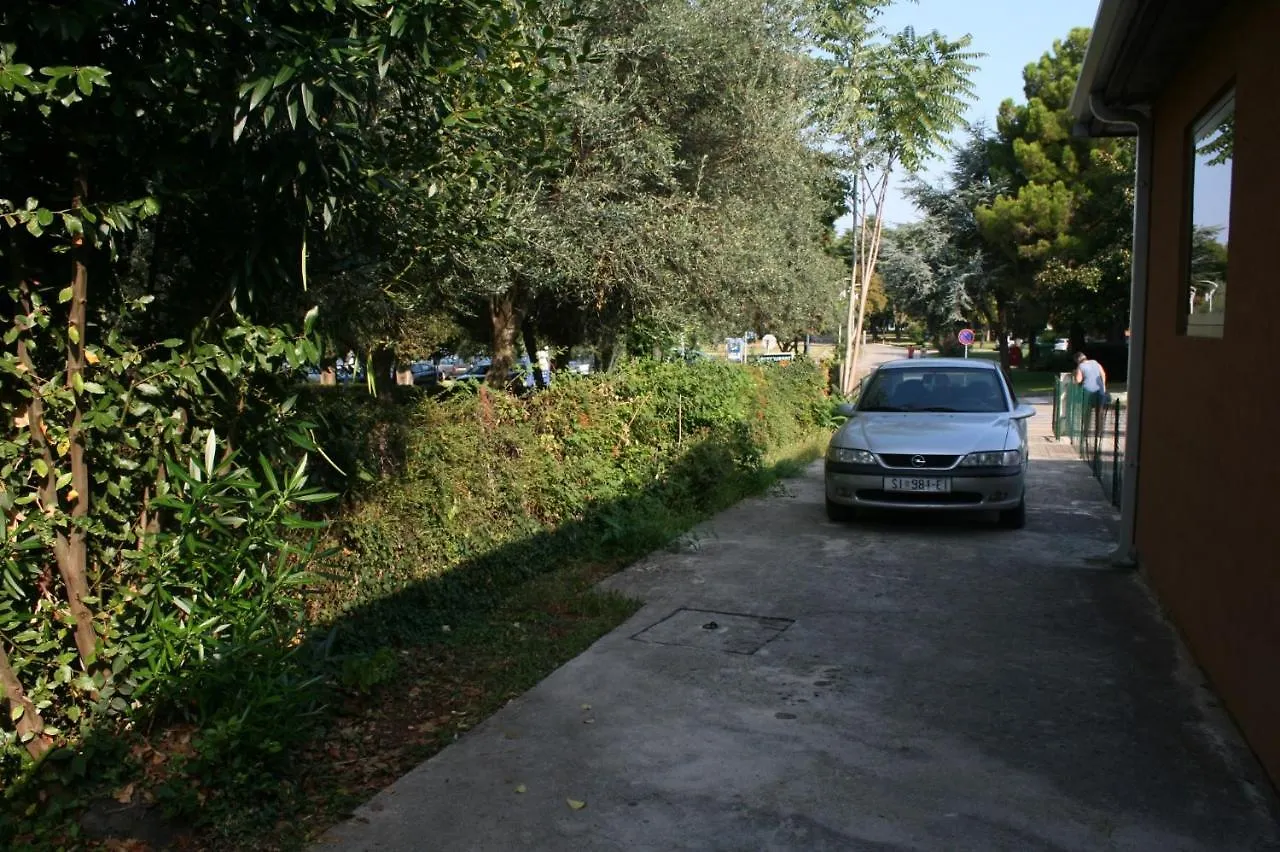 Apartments With A Parking Space Umag - 6999