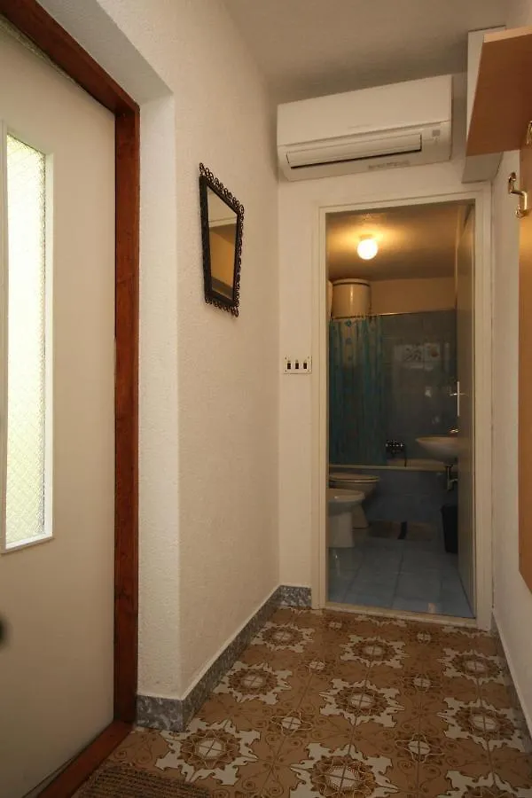 Apartments With A Parking Space Umag - 6999